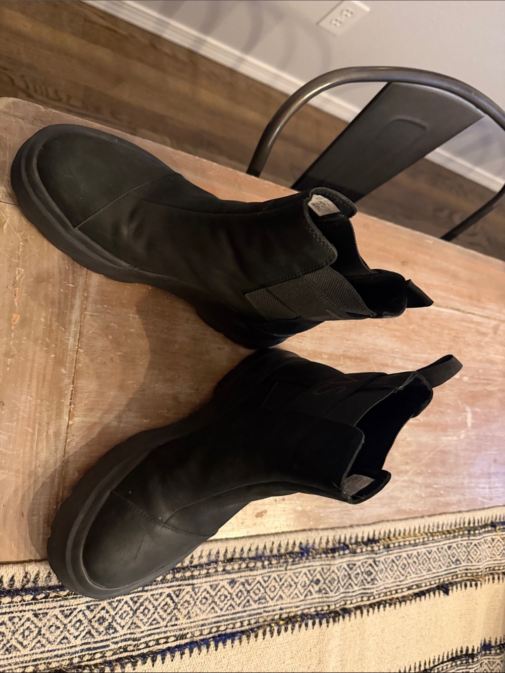 Toms Black Womens Chukka Boots - Slip-On Chelsea Style